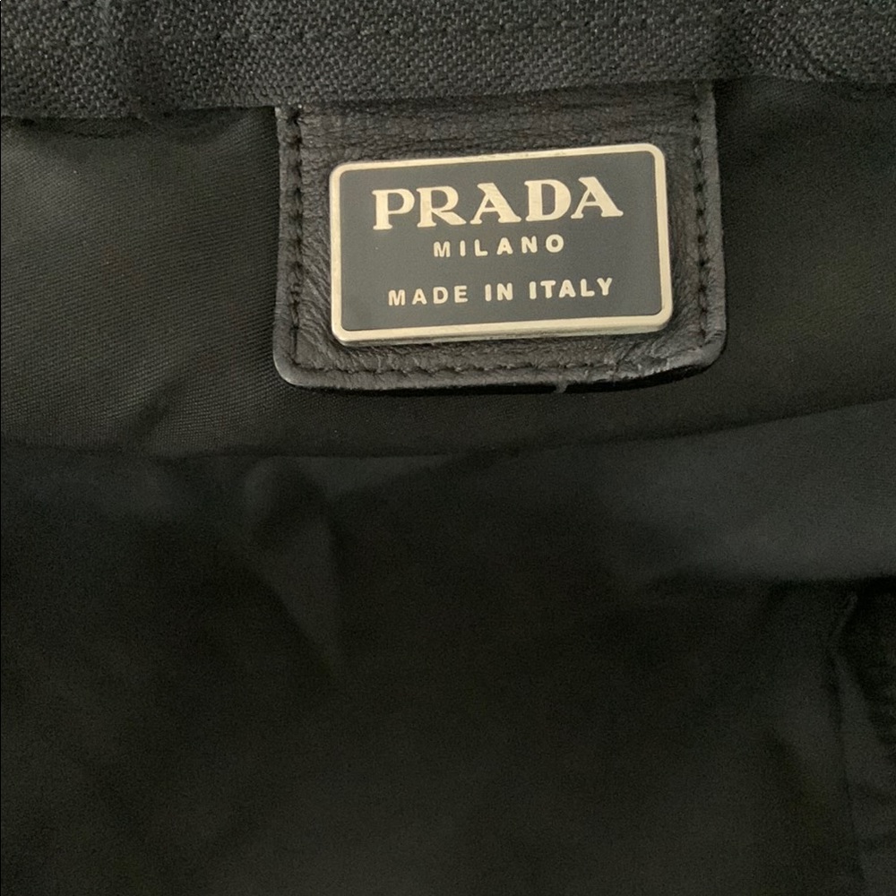 Prada Black Duffel Bag with Sleek Design and Versatile Use - Picture 5 of 5